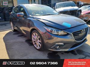 Mazda MAZDA3 2015