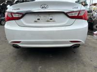 2010 Hyundai I45 image 1