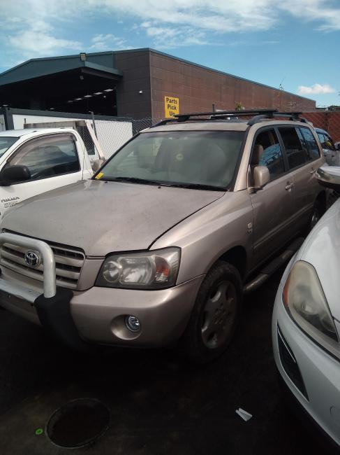 toyota Kluger Nov 2004 Parts & Wrecking