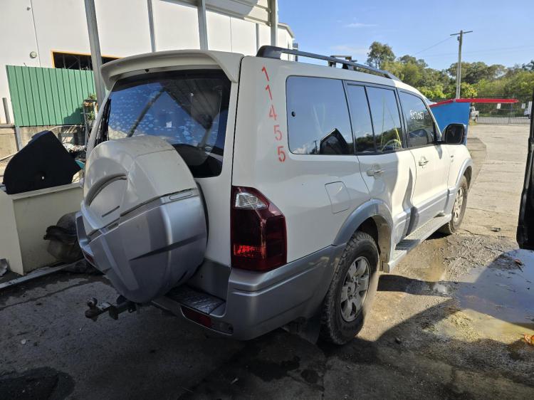 mitsubishi Pajero NP EXCEED Aug 2003 Parts & Wrecking