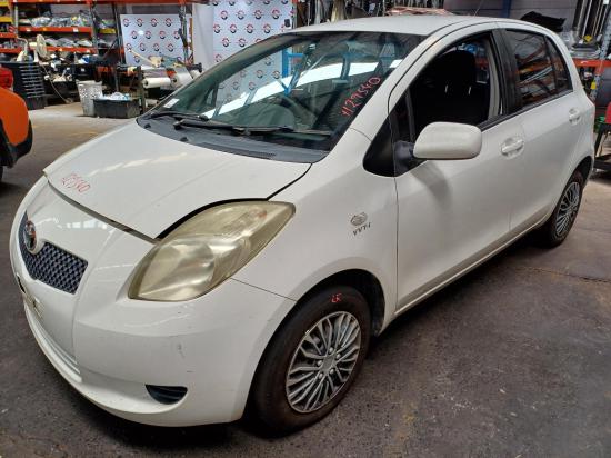 toyota yaris LEFT FRONT DOOR 