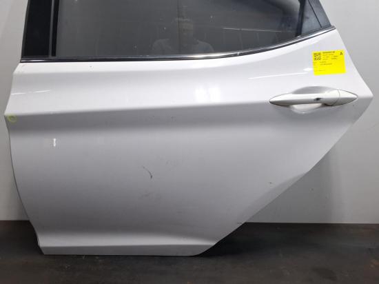hyundai elantra LEFT RAER DOOR 