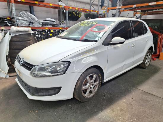 volkswagen Oct 2012 AIR CLEANER/BOX 