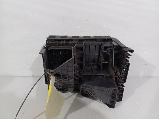 volkswagen Golf A6 2010 FUSE BOX 