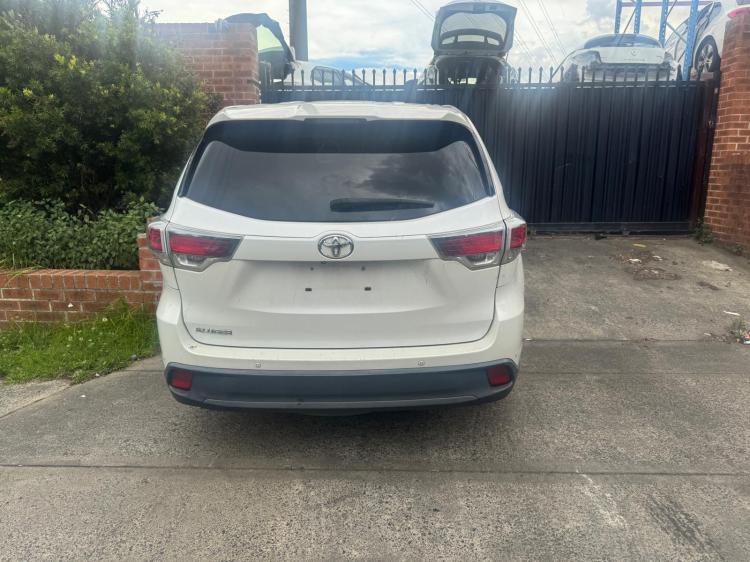 toyota Kluger GSU50R Aug 2015 Parts & Wrecking