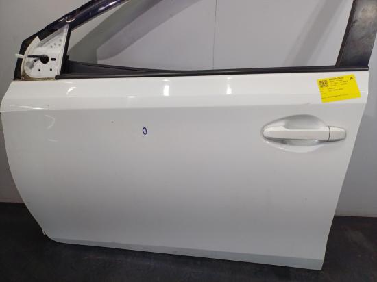 toyota Corolla ZRE182R Aug 2013 LEFT FRONT DOOR 