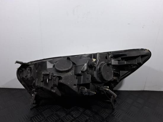 renault Captur Mar 2016 RIGHT HEADLAMP 