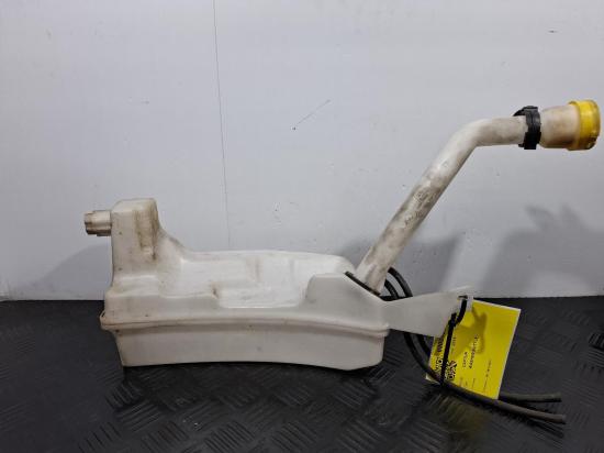 renault Captur Mar 2016 WASHER BOTTLE 