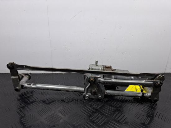 volkswagen Golf A6 May 2012 WIPER MOTOR 
