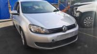 2011 Volkswagen Golf image 1
