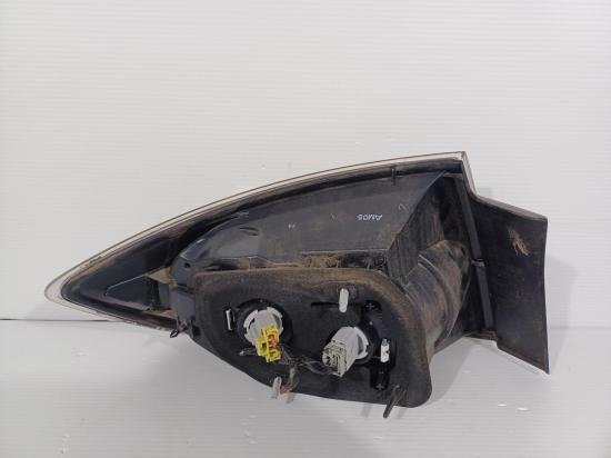 mazda 3 RIGHT TAILLIGHT 