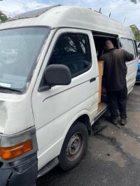 2004 Toyota Hiace image 1