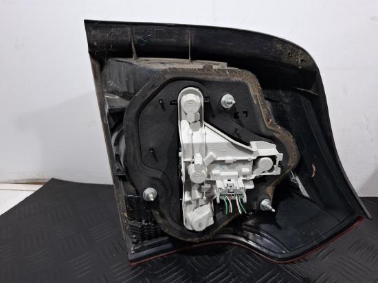 toyota Corolla ZZE122R Jun 2006 LEFT TAILLIGHT 