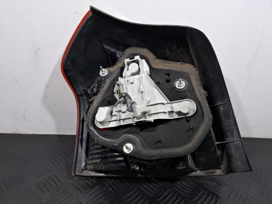 toyota Corolla ZZE122R Jun 2006 RIGHT TAILLIGHT 