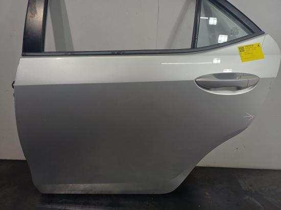 toyota Corolla ZRE172R Dec 2016 LEFT REAR DOOR 