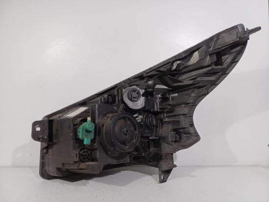 renault Trafic Jan 2016 RIGHT HEADLAMP 
