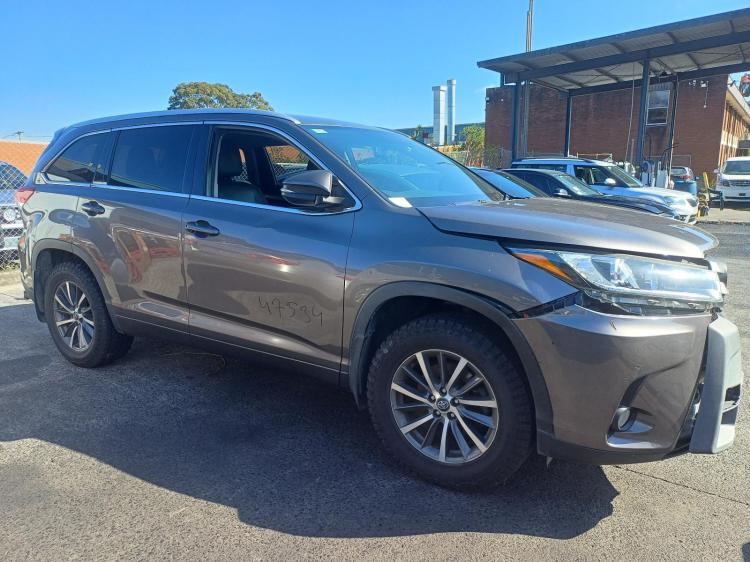 toyota Kluger GSU55R Oct 2017 Parts & Wrecking