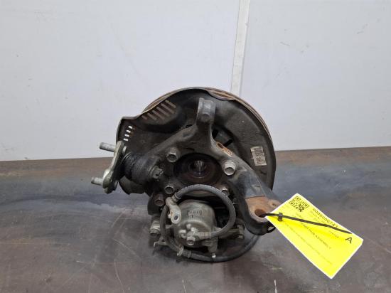 toyota Corolla LEFT FRONT HUB ASSEMBLY 