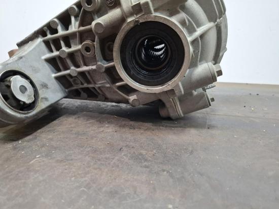 holden Commodore DIFFERENTIAL CENTRE 