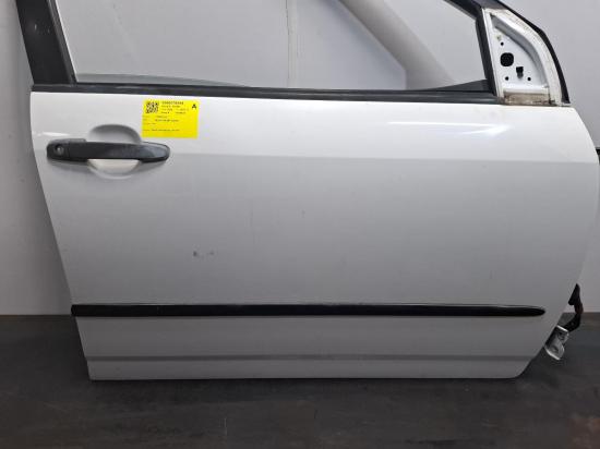 toyota Corolla RIGHT FRONT DOOR 