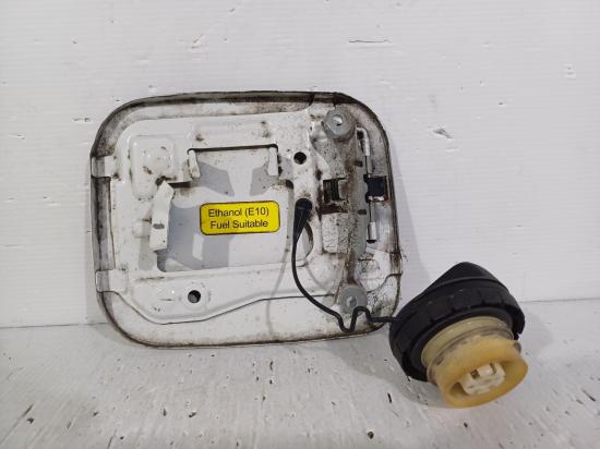 toyota Aurion GSV40R May 2010 FUEL DOOR/FILLER 