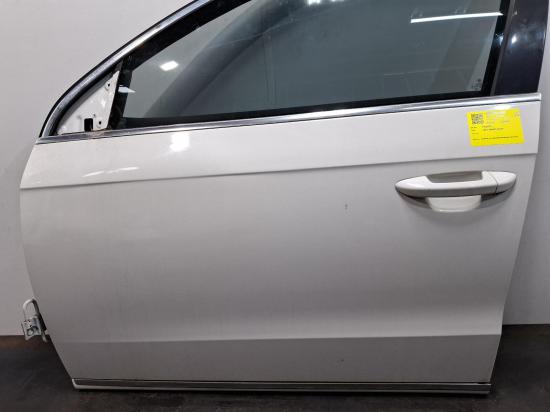 volkswagen Passat LEFT FRONT DOOR 