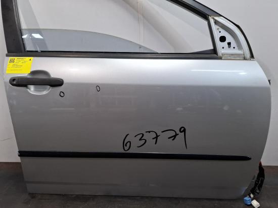 toyota Corolla ZZE122R Jul 2002 RIGHT FRONT DOOR 