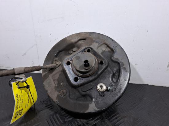 toyota Yaris NCP130R Nov 2012 LEFT REAR HUB ASSEMBLY 
