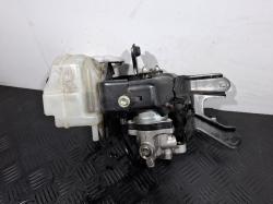 2017 Toyota Camry AVV50R image 1