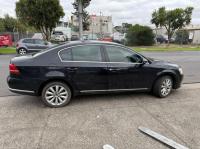 2011 Volkswagen Passat image 1