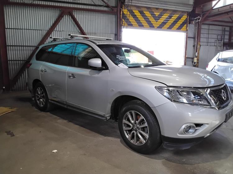 nissan Pathfinder ST-L Feb 2016 Parts & Wrecking