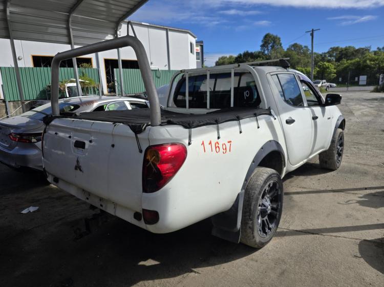 mitsubishi Triton MN GLX Apr 2010 Parts & Wrecking