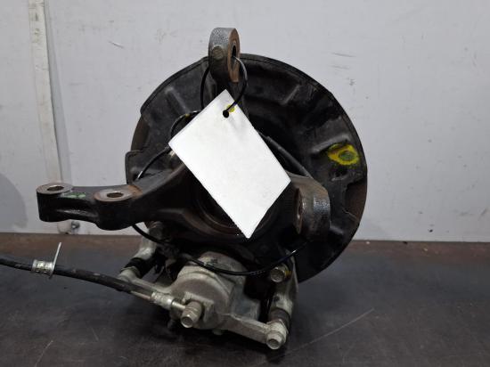 suzuki Vitara LEFT FRONT HUB ASSEMBLY 