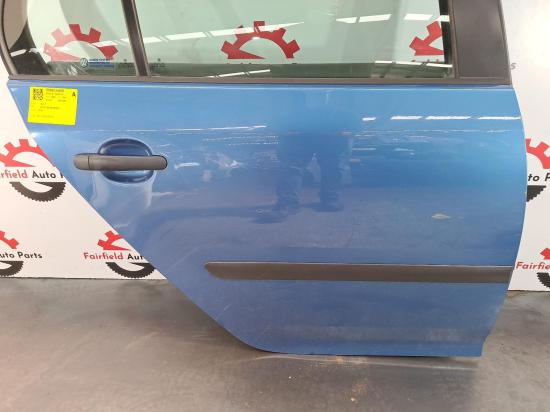 volkswagen Golf 2005 RIGHT REAR DOOR 