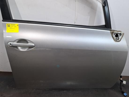 toyota Corolla ZRE152R May 2007 RIGHT FRONT DOOR 