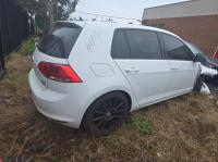 2013 Volkswagen Golf image 1