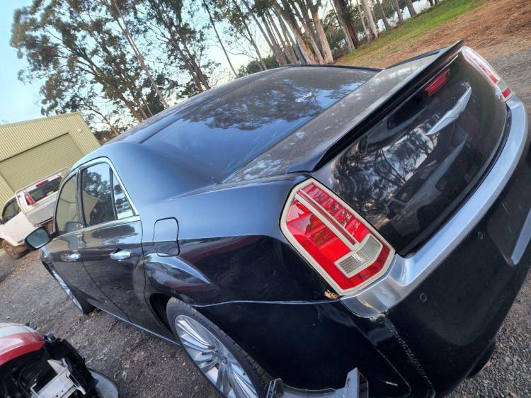 chrysler 300c Aug 2013 Parts & Wrecking
