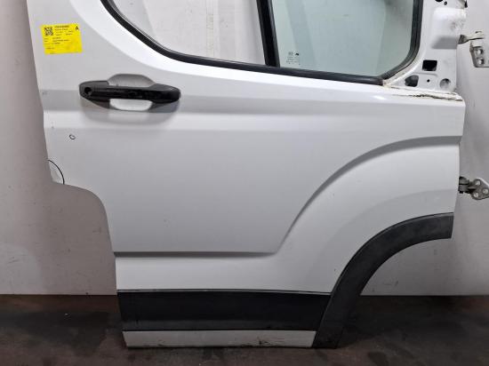 ldv Deliver 9 MWB MID ROOF May 2021 RIGHT FRONT DOOR 