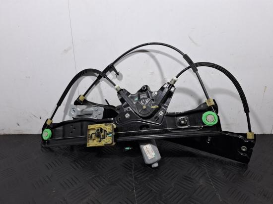 ford Focus AMBIENTE Jul 2015 RIGHT FRONT WINDOW REG/MOTOR 