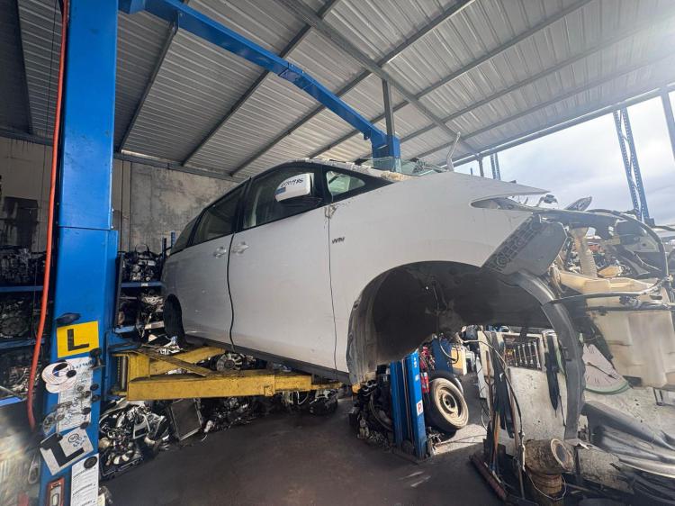 toyota Tarago 2009 Parts & Wrecking