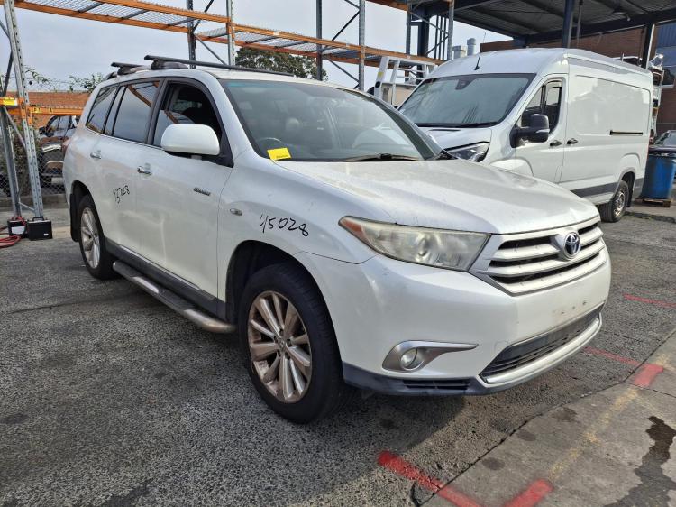 toyota Kluger 4X2 GRANDE Nov 2010 Parts & Wrecking