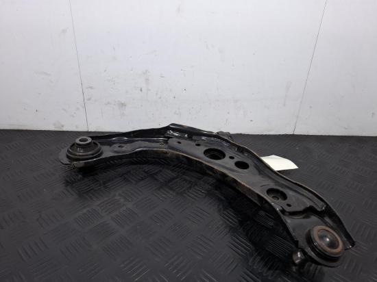 mazda Cx30 2023 LEFT FRONT HUB ASSEMBLY 