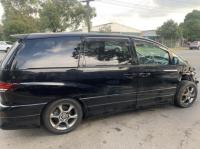 2004 Toyota Estima image 1