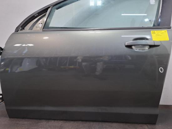 holden Commodore 2015 LEFT FRONT DOOR 