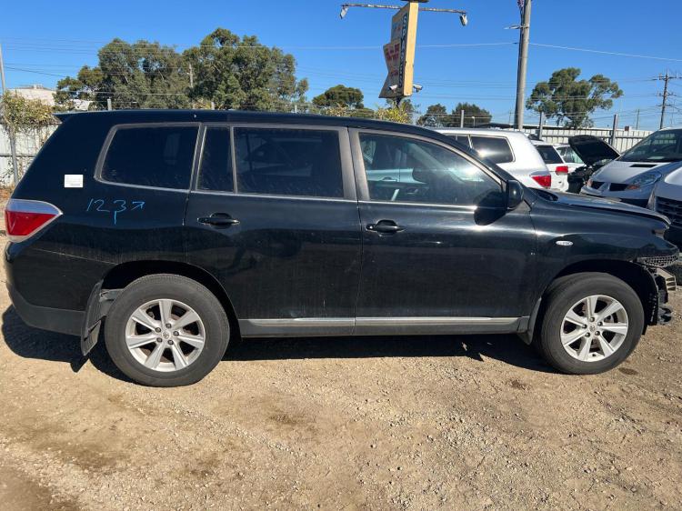 toyota Kluger GSU40 Jan 2012 Parts & Wrecking