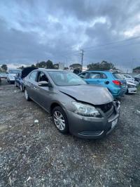 2016 Nissan Pulsar B17 image 1