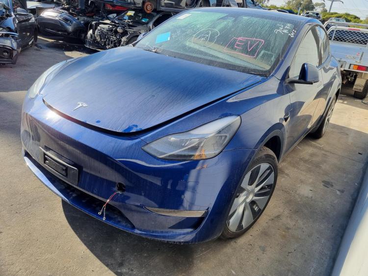 tesla Model Y LY5LD LONG RANGE  DUAL MOTOR 1ST GEN 2024 Parts & Wrecking