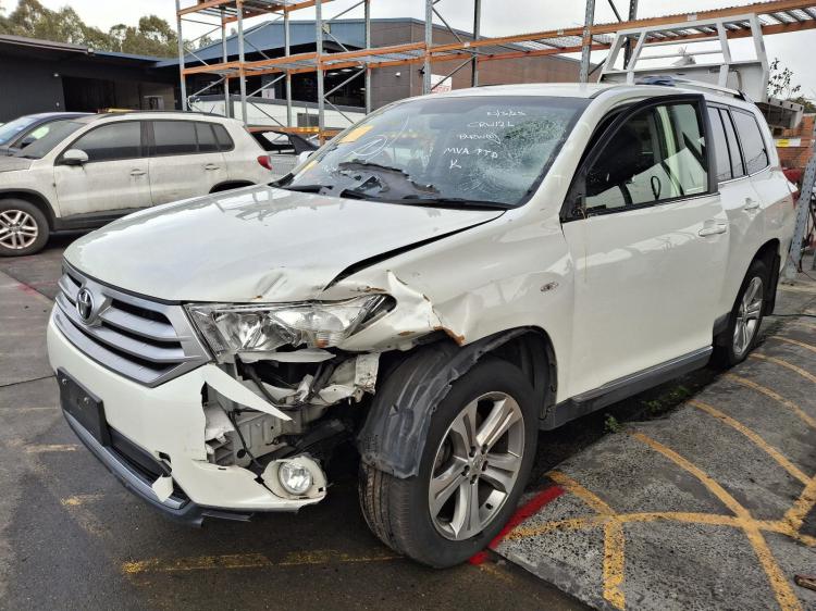 toyota Kluger GSU45R Oct 2014 Parts & Wrecking