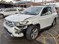 2014 Toyota Kluger GSU45R image 1