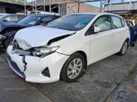 2015 Toyota Corolla ZRE182R image 1